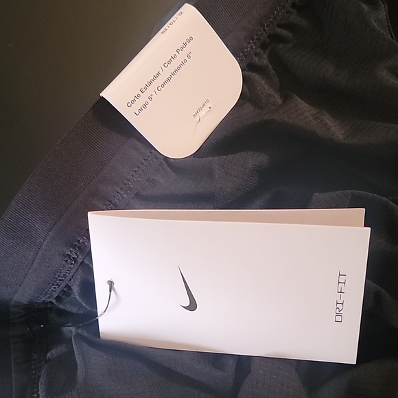 Nike Men's Running Shorts, size XL. Color Black with Grey swoosh - Picture 4 of 6